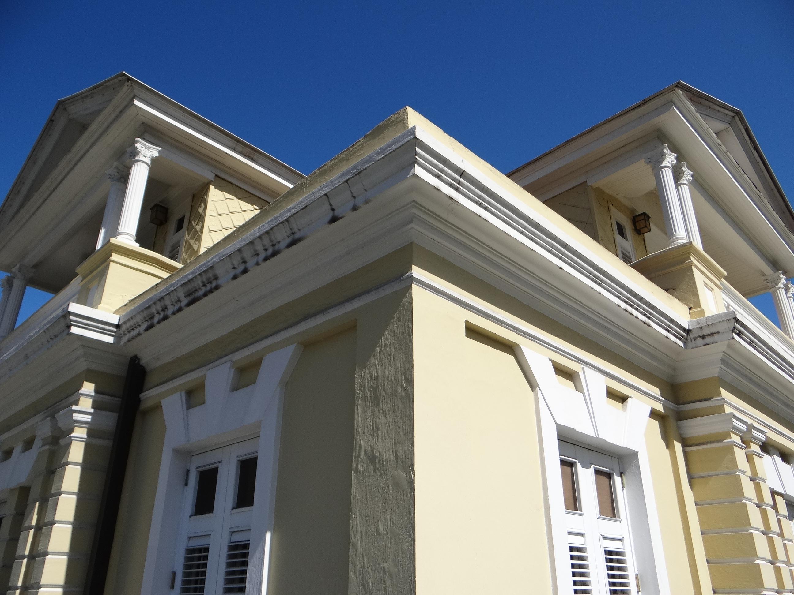 Casa La Giralda - Avenida Miramar, esquina calle Marti 651 - San Juan (Miramar) - 2014 00043